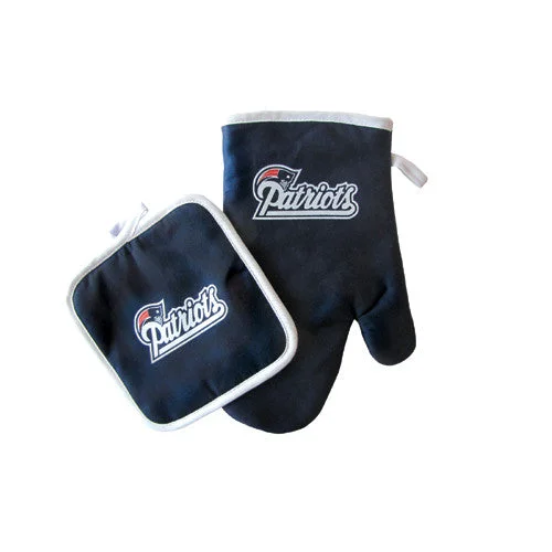 Collapsible camp tripod-New England Patriots NFL Oven Mitt and Pot Holder Set